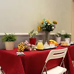 Adorasuite 2 بيت ضيافة 3*