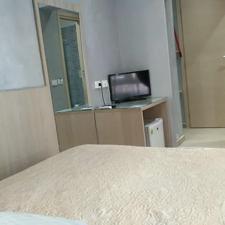 Πανσιόν Adorasuite 2 3*