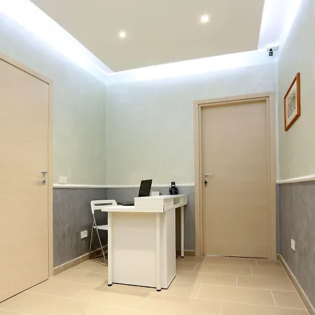 Adorasuite 2 Πανσιόν 3*