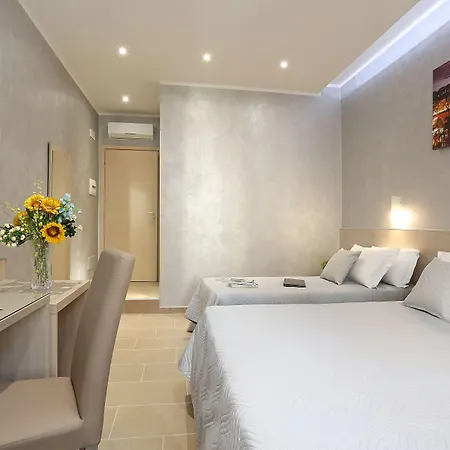 Adorasuite 2 Πανσιόν