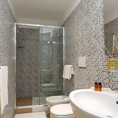 Adorasuite 2 Guest house 2*