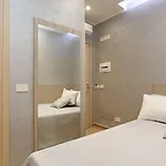 アドラ スイート 2 ゲストハウス 3*